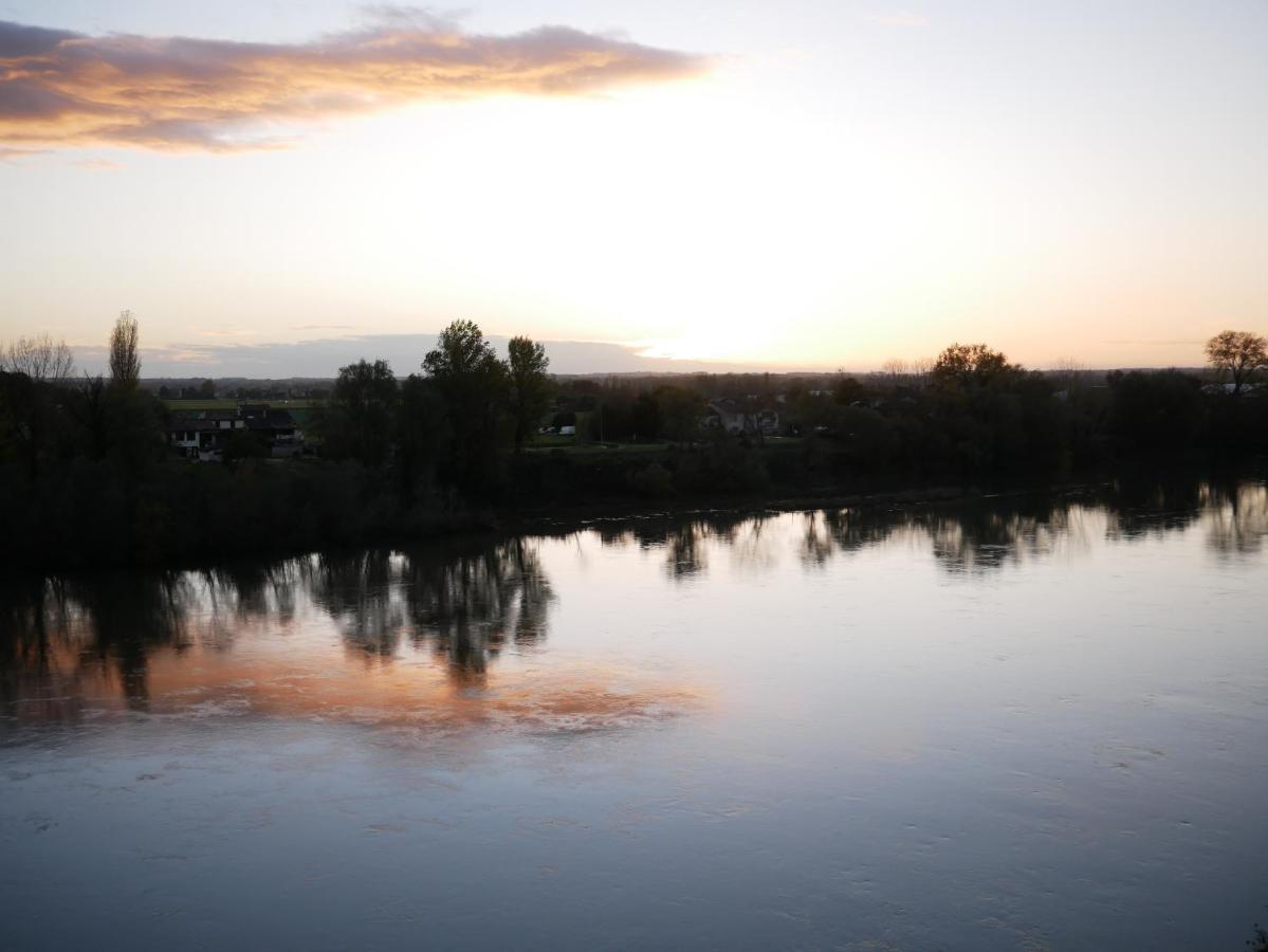 Hotel Restaurant Cote Garonne Le Balcon Des Dames - Tonneins Fauillet Marmande - Vue Panoramique Bord De Garonne Chambres Climatisees Esterno foto