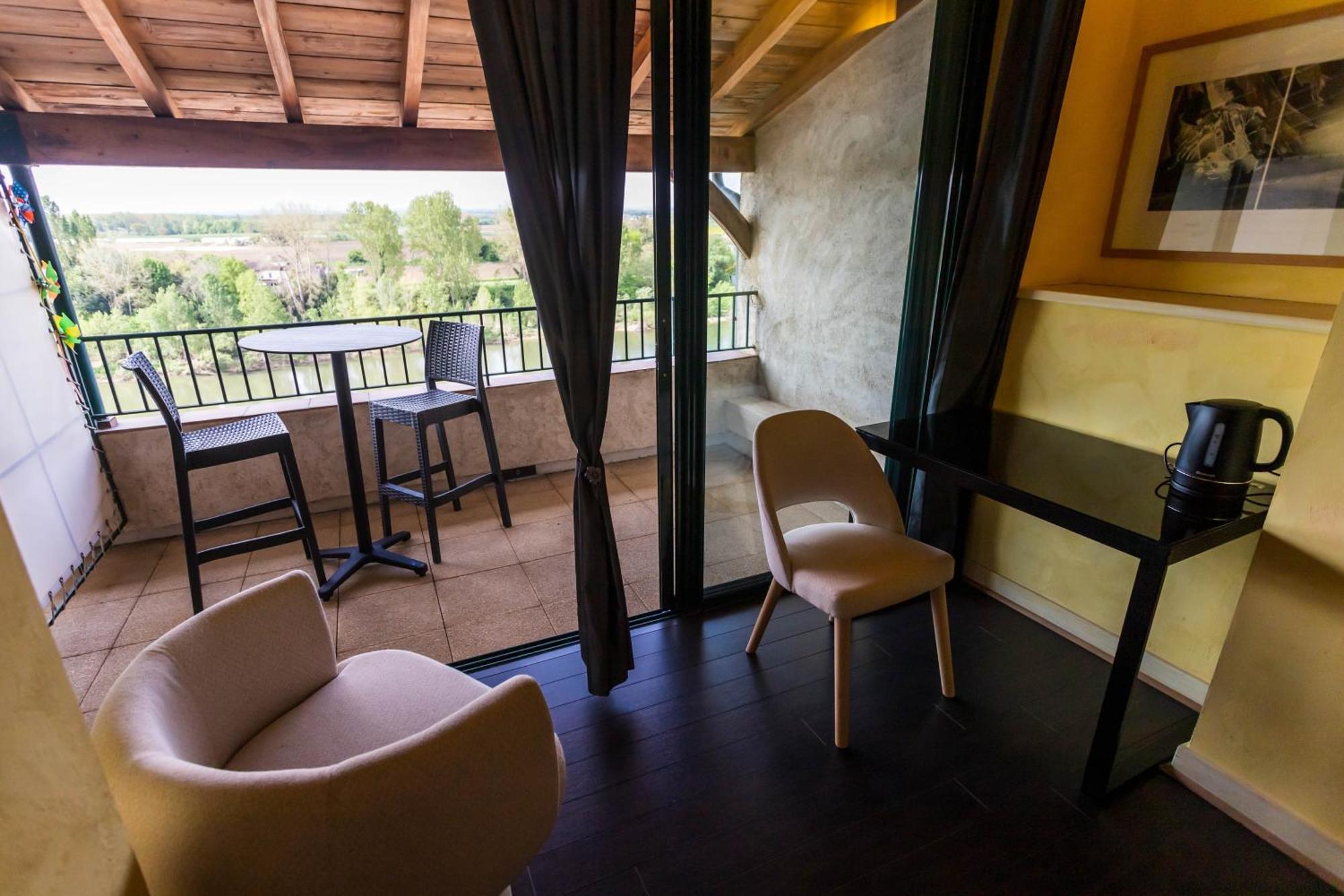 Hotel Restaurant Cote Garonne Le Balcon Des Dames - Tonneins Fauillet Marmande - Vue Panoramique Bord De Garonne Chambres Climatisees Esterno foto