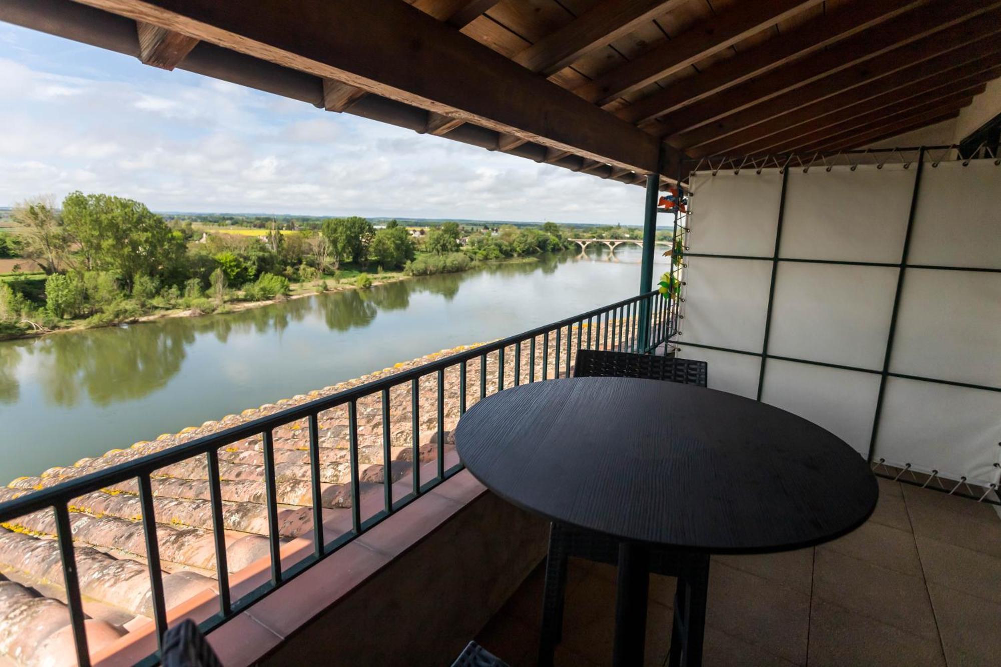 Hotel Restaurant Cote Garonne Le Balcon Des Dames - Tonneins Fauillet Marmande - Vue Panoramique Bord De Garonne Chambres Climatisees Esterno foto